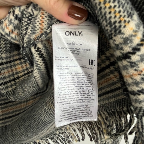 Only Checked Shacket with Pearl Snaps and Fringe. Heavyweight. Grey. Medium - Picture 8 of 9
